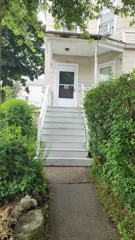 184 Vernon St, Worcester, MA 01604 photo 2