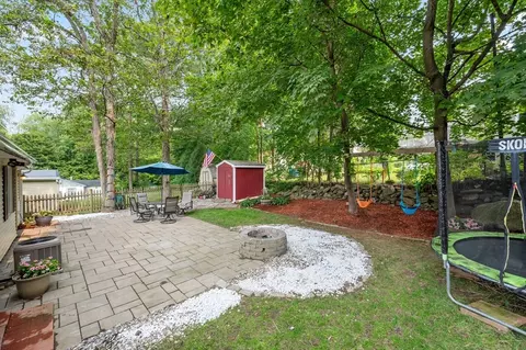 Exterior - 10 Bainridge Rd, Worcester, MA 01602 photo 3 of 5