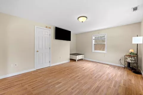 Living - 10 Bainridge Rd, Worcester, MA 01602 photo 2 of 2