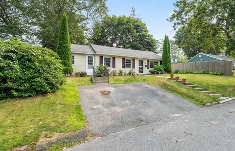 Exterior - 10 Bainridge Rd, Worcester, MA 01602 photo 4 of 5