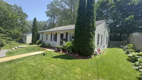 10 Bainridge Rd, Worcester, MA 01602