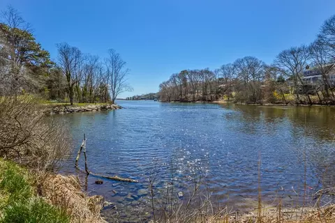 9 Estrella Ln, Falmouth, MA 02536 photo 3