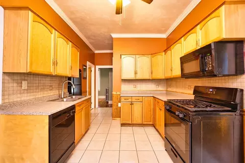 32 Moore St, Fall River, MA 02720 photo 8