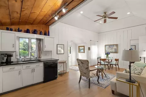 14 Thompson Rd, Beverly, MA 01915 photo 8