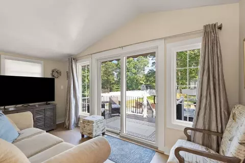 14 Thompson Rd, Beverly, MA 01915 photo 18