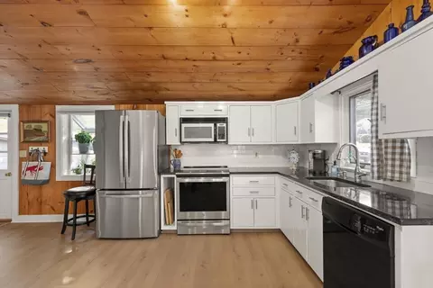14 Thompson Rd, Beverly, MA 01915 photo 12
