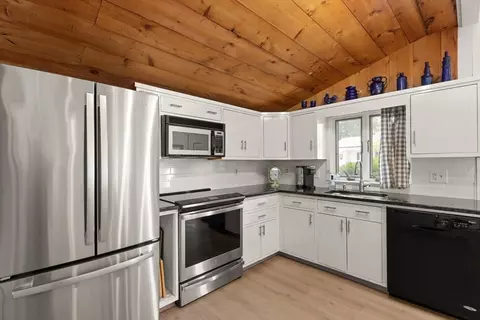 14 Thompson Rd, Beverly, MA 01915 photo 11
