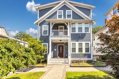 13 Pierce St, Hyde Park, MA 02136
