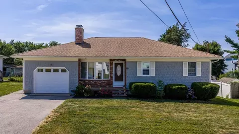 115 Andrews St, Fall River, MA 02724 photo 2
