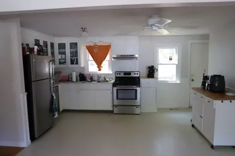 335 Peekskill Ave, Springfield, MA 01129 photo 6