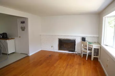 335 Peekskill Ave, Springfield, MA 01129 photo 8