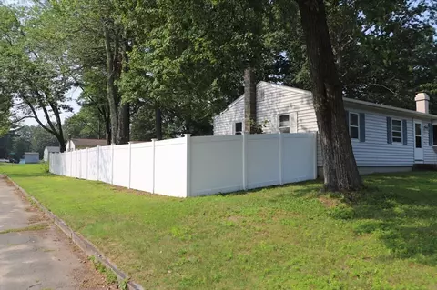 335 Peekskill Ave, Springfield, MA 01129 photo 2