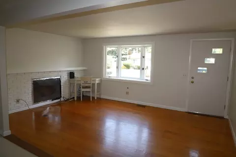 335 Peekskill Ave, Springfield, MA 01129 photo 7