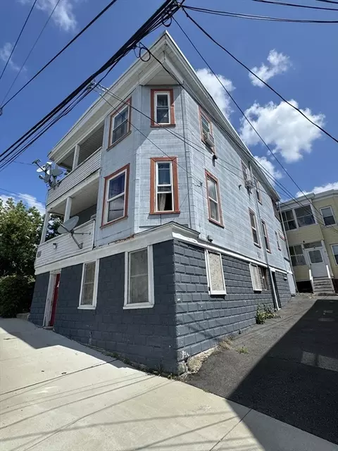 39 Ayer St, Haverhill, MA 01832