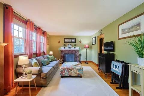 86 Pratt Ave, Dedham, MA 02026 photo 2