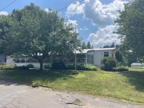 18 Riverview Cir, Brimfield, MA 01010