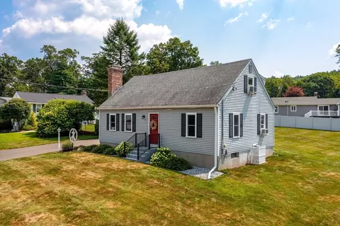 19 Sunrise Ter, Westfield, MA 01085