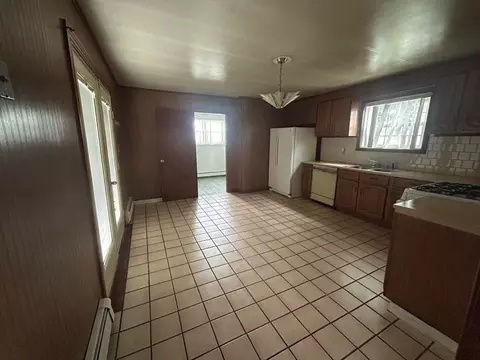 69 Mott St, Fall River, MA 02721 photo 9