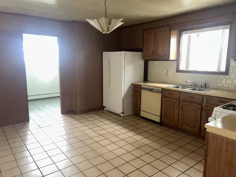 69 Mott St, Fall River, MA 02721 photo 10