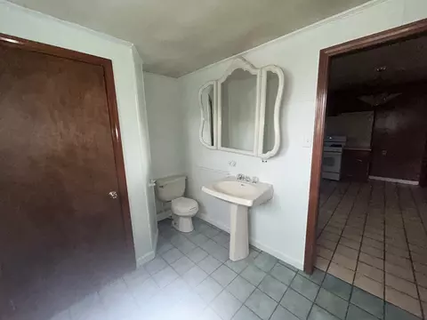 69 Mott St, Fall River, MA 02721 photo 11