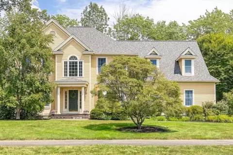 18 Harvest Moon Dr, Natick, MA 01760