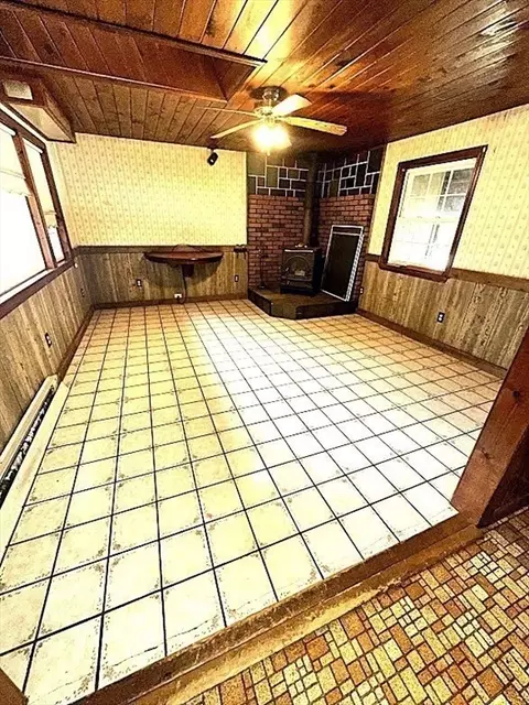 208 Roy St, Springfield, MA 01104 photo 6