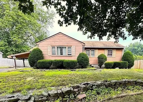 208 Roy St, Springfield, MA 01104
