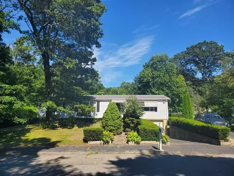 5 Damico Dr, Marlborough, MA 01752