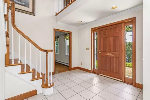 9 Holstein Dr, Pelham, NH 03076 photo 4