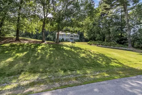 9 Holstein Dr, Pelham, NH 03076 photo 2