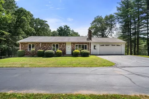 749 Alpine Dr, Southbridge, MA 01550