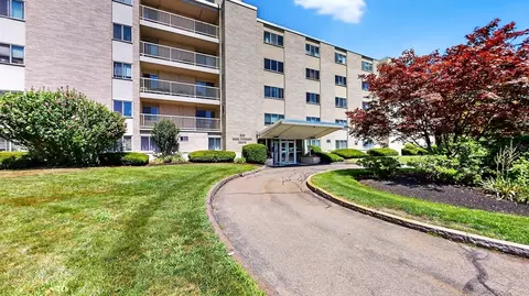 300 Park Terrace Dr #303, Stoneham, MA 02180