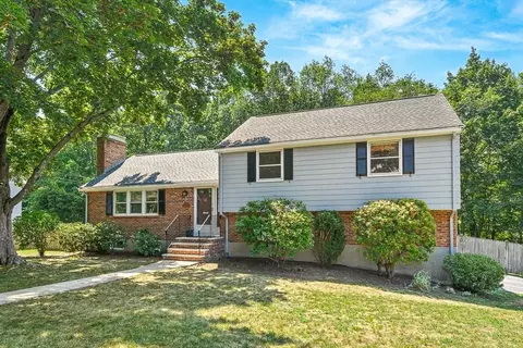 17 Dennett Rd, Winchester, MA 01890