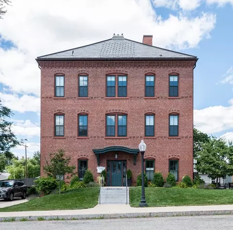15 Sparhawk St #4, Amesbury, MA 01913