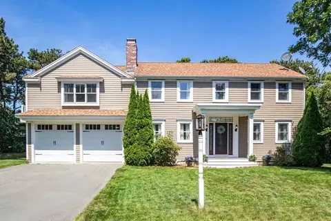72 Bassett Ln, Dennis, MA 02639