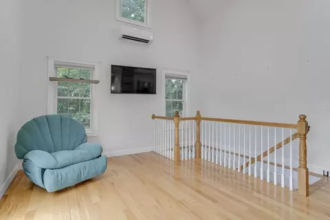 136 Spring St, Tisbury, MA 02568 photo 3
