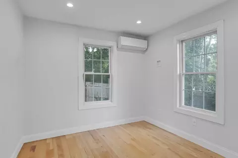136 Spring St, Tisbury, MA 02568 photo 4