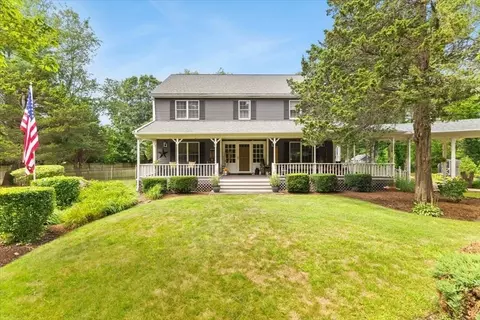 28 New St, Rehoboth, MA 02769