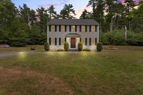 18 Blackmore Pond, Wareham, MA 02576