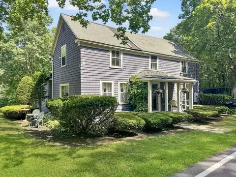 19 Haggetts Pond Rd, Andover, MA 01810