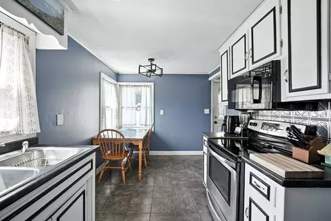 721 Pendleton Ave, Chicopee, MA 01020 photo 16