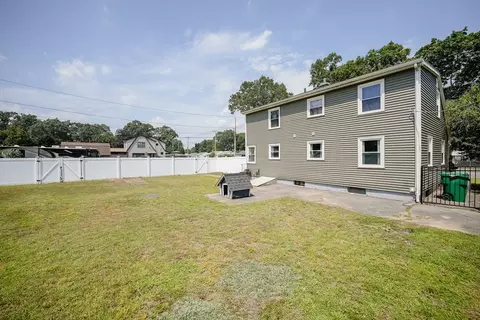 721 Pendleton Ave, Chicopee, MA 01020 photo 10