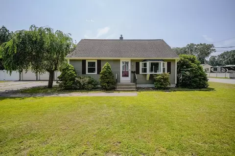 721 Pendleton Ave, Chicopee, MA 01020 photo 2