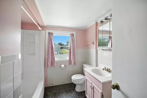 721 Pendleton Ave, Chicopee, MA 01020 photo 19