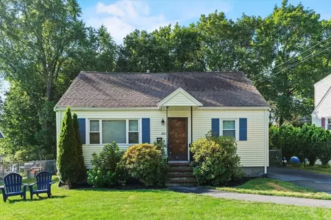 333 Hovey St, Lowell, MA 01852