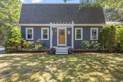 29 Winston Ave, Bourne, MA 02532