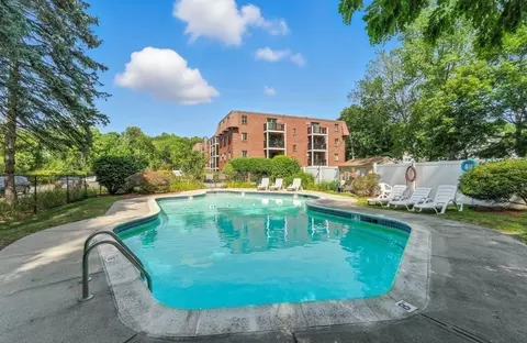 5 Washington St #A1, Reading, MA 01867