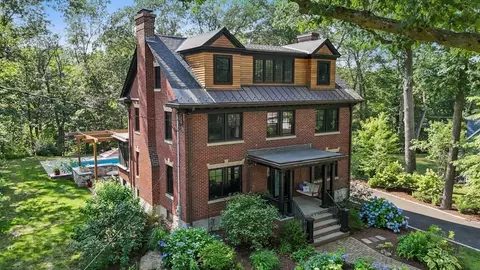 76 Cliff Rd, Milton, MA 02186