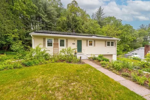 17 Laurel Ave, Westfield, MA 01085