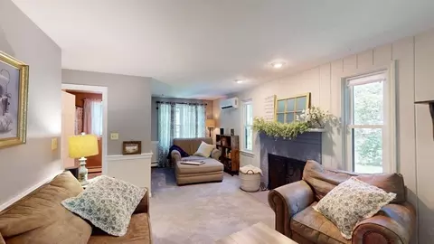 Living - 336 Maple St, Franklin, MA 02038 photo 1 of 4
